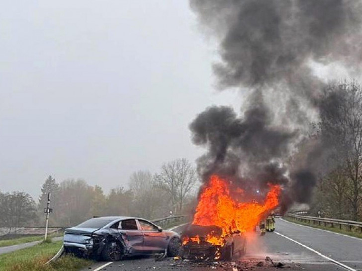 Schwerer Verkehrsunfall auf dem Friesendamm (Archiv)