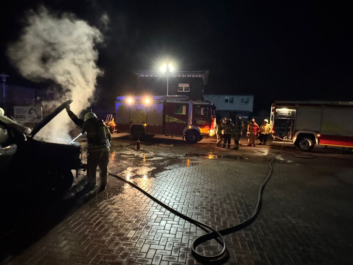 In Schöningen brannte am Donnerstag ein Auto. 