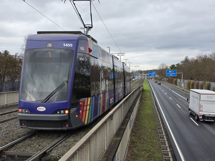 Aktuell ist für die Linie 1 an der Haltestelle Sachsendamm Endstation.