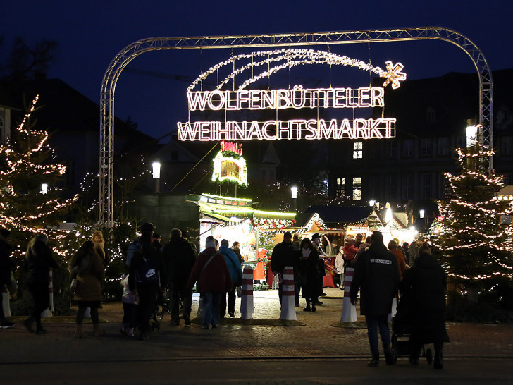 Der Weihnachtsmarkt in Wolfenbüttel ist eröffnet.