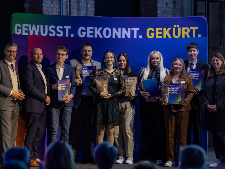 Aus dem Bezirk der IHK Braunschweig wurden sieben Landesbeste in der Peiner Gebläsehalle ausgezeichnet.