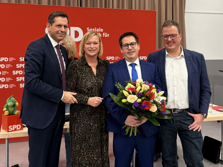 (v.l.) Niedersachsens Ministerpräsident Olaf Lies, Dunja Kreiser, MdB, Landratskandidat Martin Albinus, Jan Schröder, MdL