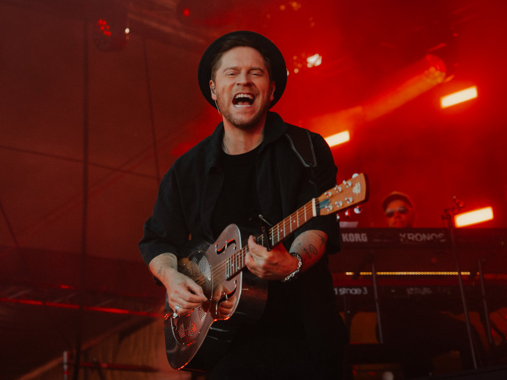 Johannes Oerding spielt bei den Yellow Jockey Open Airs 2026 in Bad Harzburg.