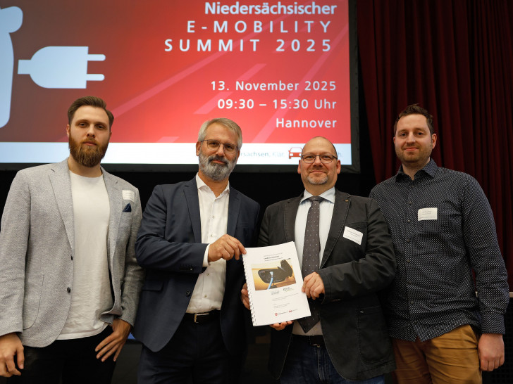 Phil Kühnholz (Stadt Königslutter am Elm), Timo Quander (NLStBV), Christoph Neddermeier (LK Helmstedt) und Tim-Oliver Kray (SG Velpke) (v. li.).