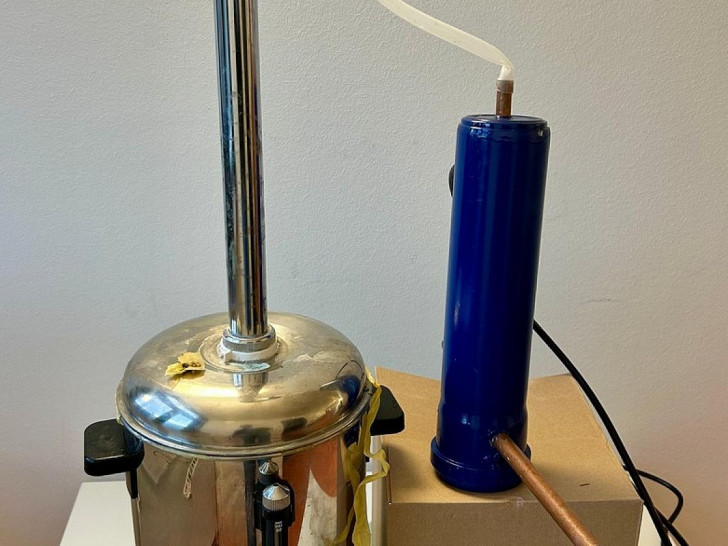 Sichergestelltes Destillationsgerät (Archiv)