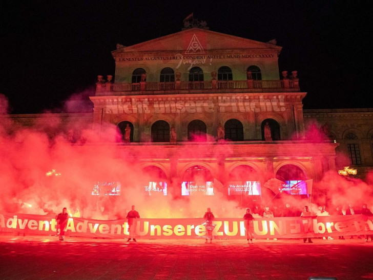 Projektion und Protest am 09.12.2025