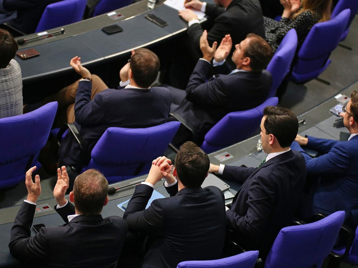 Unionsfraktion reagiert auf Abstimmung zum Rentenpaket am 05.12.2025