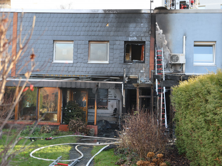 Der Anbau stand in Flammen.