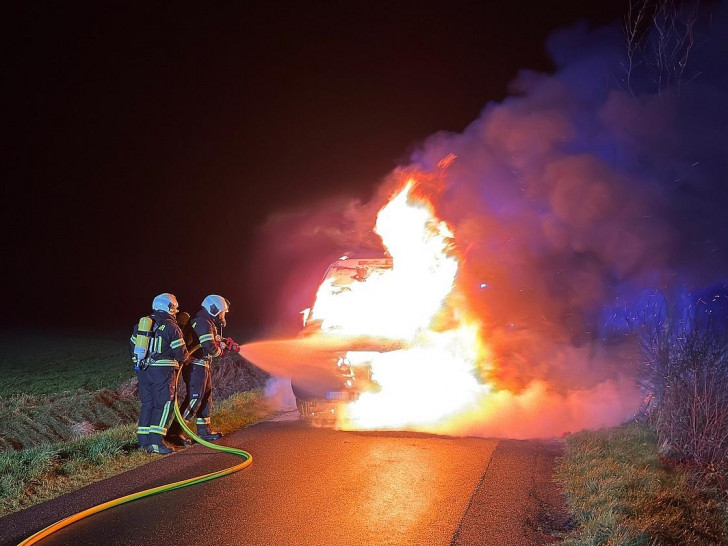 Sprinter niedergebrannt (Archiv)