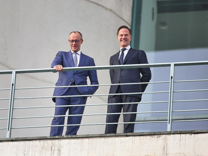Mark Rutte und Friedrich Merz am 11.12.2025
