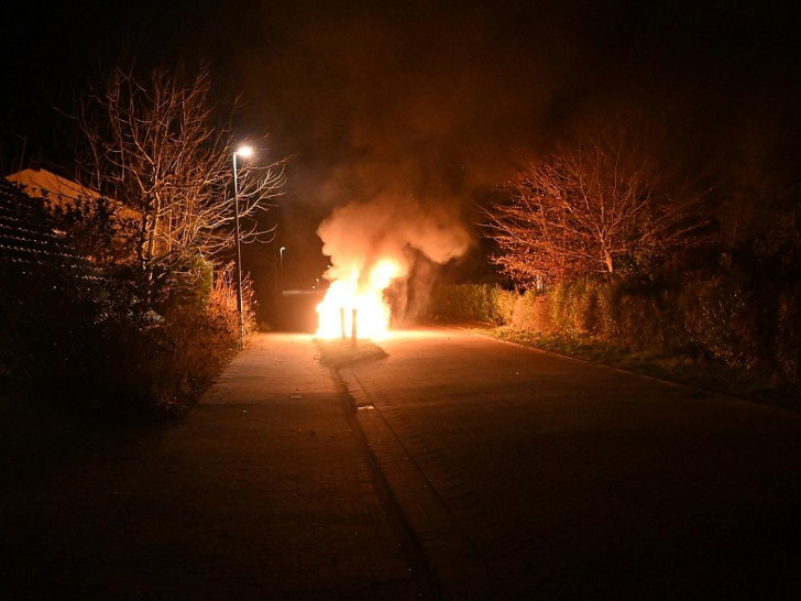 brennender PKW (Archiv)