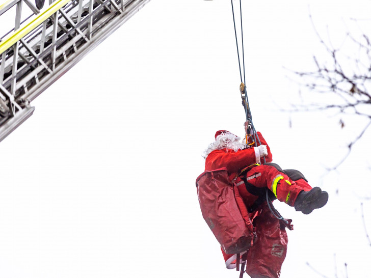 Der Nikolaus besuchte die Kinderstation.