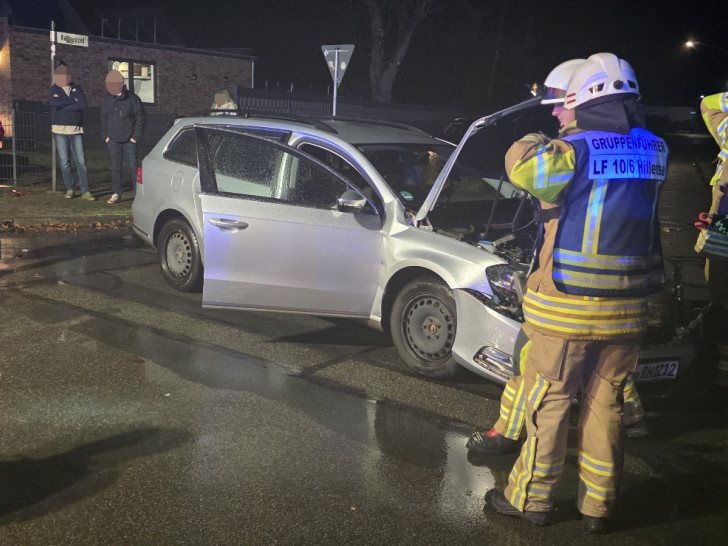 Die Kreuzung musste für die Bergung gesperrt werden.