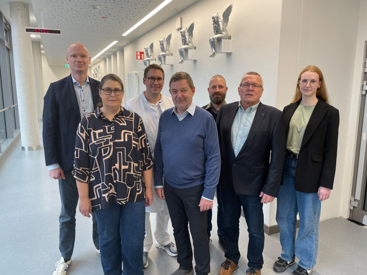 (v.l.) Dr. Jan Wolff, Petra Barteldt, Dr. Stefan Sürig, Dr. Thorsten Kleinschmidt, Falko Salbert, Dr. Ingolf Moldenhauer und Maren Rüders.