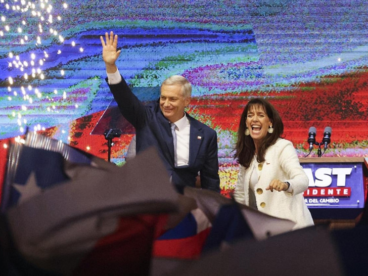 Jose Antonio Kast und seine Frau Maria Pia Adriazola am Wahlabend am 14.12.2025