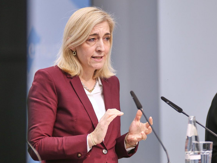 Nina Warken am 11.12.2025