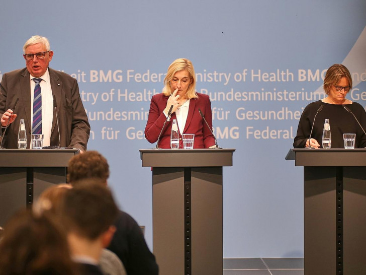 Laumann, Warken, Schlotzhaue am 11.12.2025