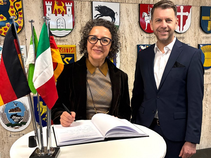 Nadia Montagnino wurde von Oberbürgermeister Dennis Weilmann im Rathaus empfangen. 
