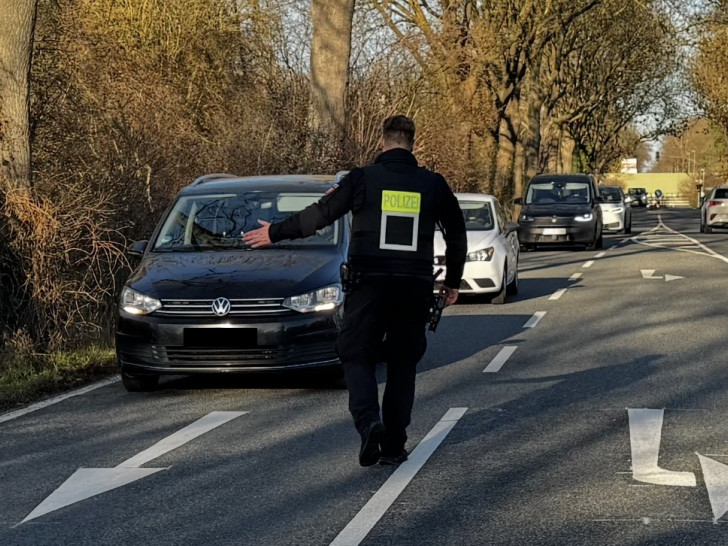 Die Aufnahme entstand bei einer zweiten Kontrollstelle an der Braunschweiger Straße, Höhe der August-Horch-Straße.