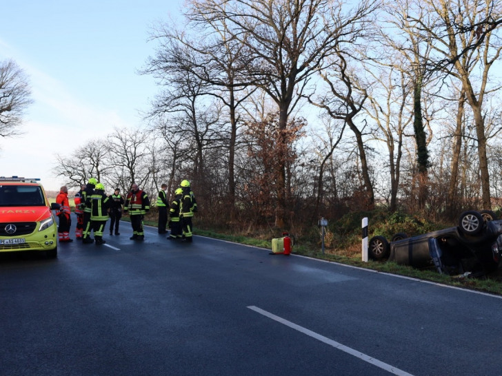Der Wagen war auf dem Dach zum Liegen gekommen.