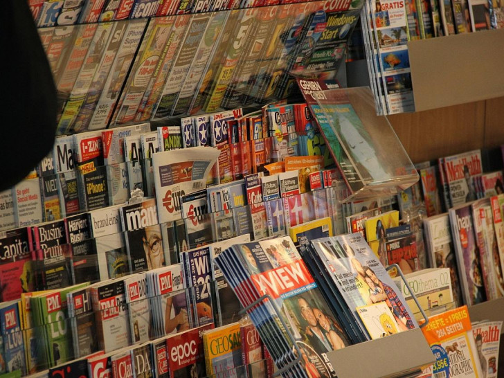 Zeitschriften an einem Kiosk (Archiv)