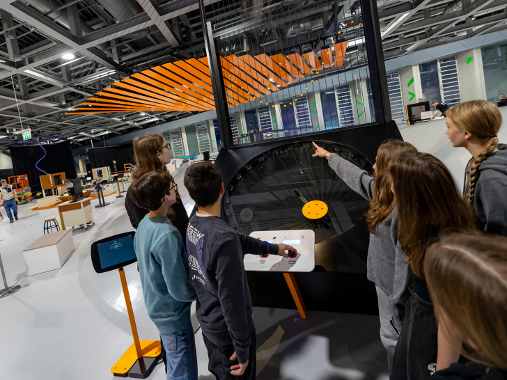 Die neue Riesensinuswelle lädt zum Ausprobieren ein.