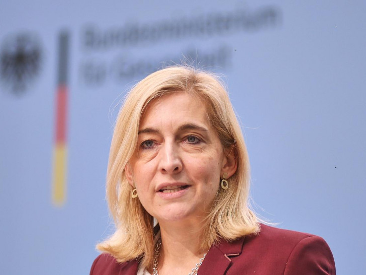 Nina Warken am 11.12.2025