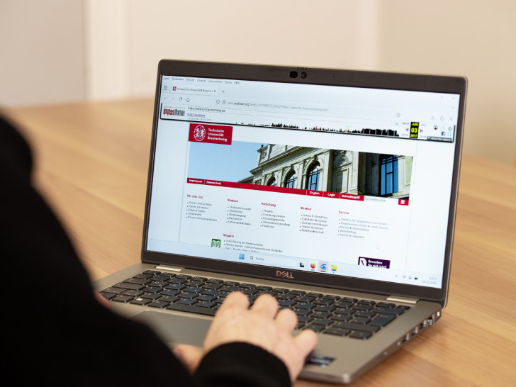 Web-Archive sind das kollektive Gedächtnis des Internets, doch sie sind gegenüber neuen Sicherheitslücken verwundbar. Im Archiv "Wayback Machine" sind auch Webseiten der TU Braunschweig zu finden. 