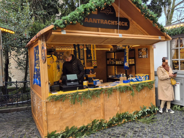 Der Eintracht-Stand auf dem Weihnachtsmarkt.