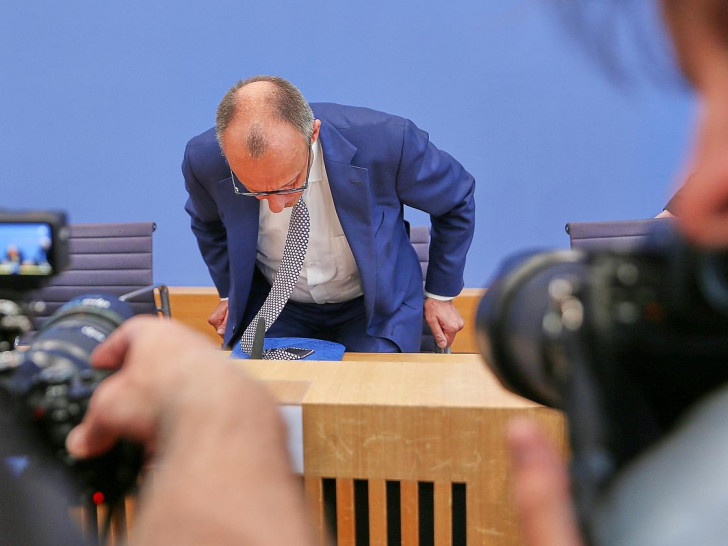 Friedrich Merz vor Fotografen (Archiv)