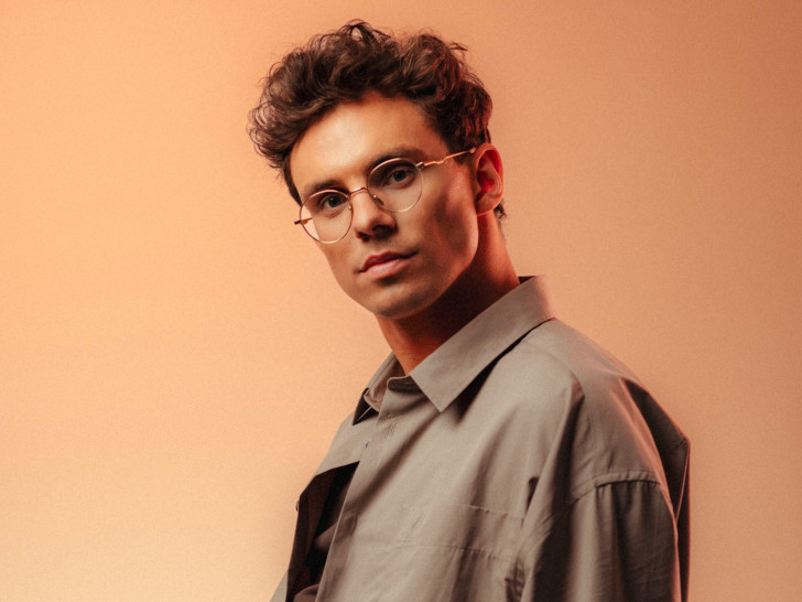 Der deutsche Singer-Songwriter Kamrad.