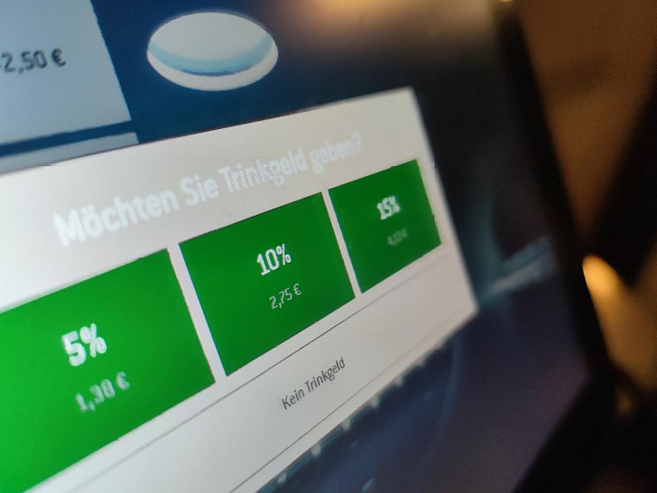 Display mit Trinkgeld-Aufforderung (Archiv)