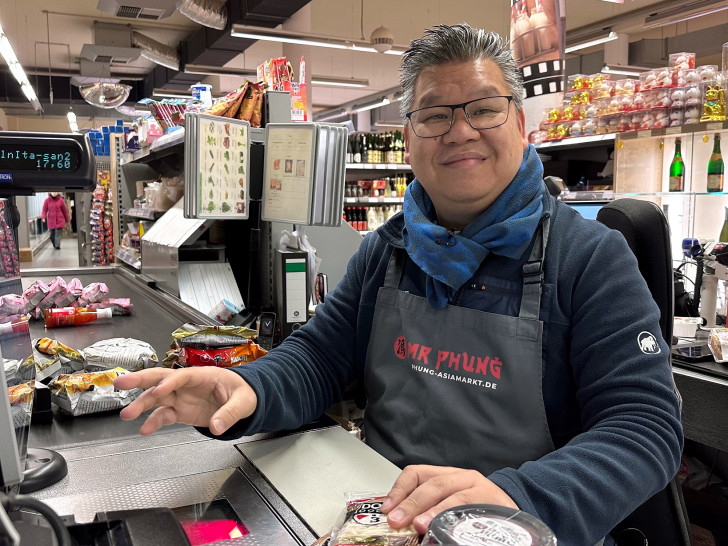 Xuong Ly Phung betreibt einen Asia-Supermarkt in Braunschweig.