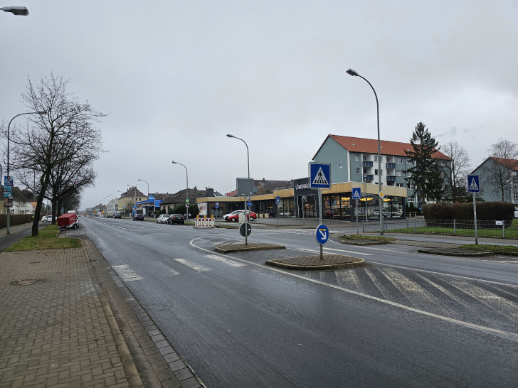 Am nachmittag soll die Adersheimer Straße wieder freigegeben werden. 