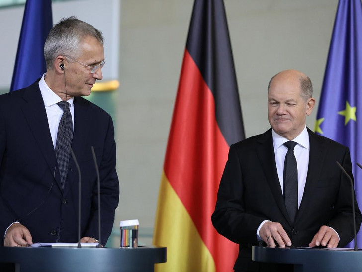 Jens Stoltenberg und Olaf Scholz (Archiv)