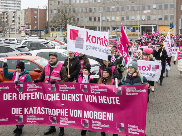 Etwa 1.000 Personen nahmen am Warnstreik teil.