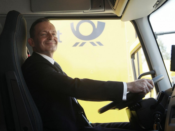 Volker Wissing in einem Post-LKW (Archiv)