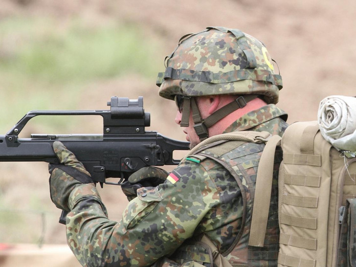 Bundeswehr-Soldat mit G36 (Archiv)