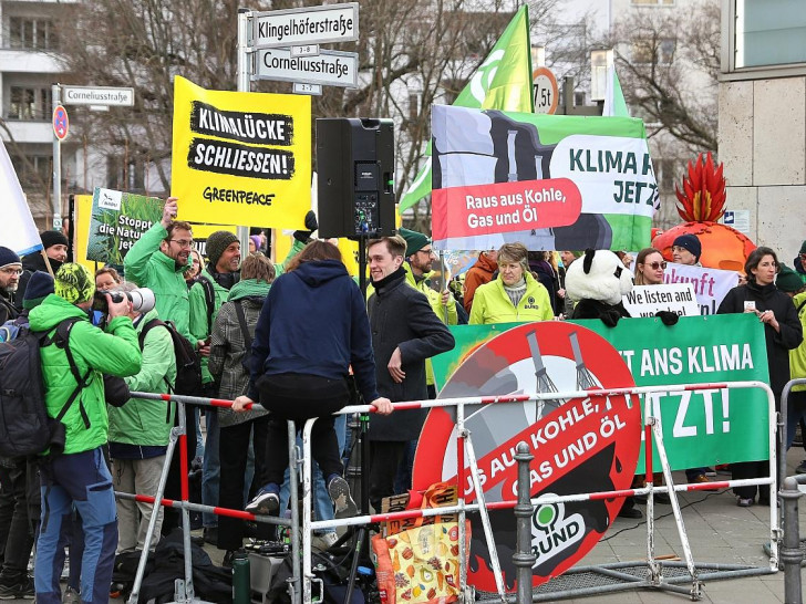 Umweltaktivisten protestieren am 13.03.2025