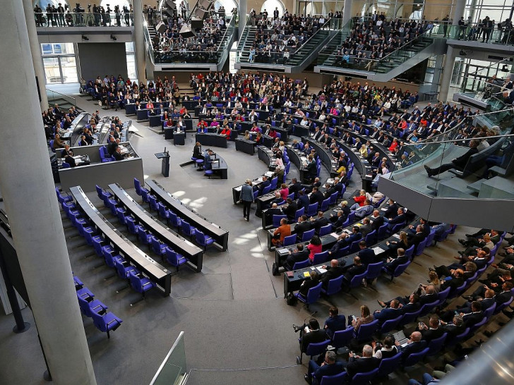 Konstituierende Sitzung des 21. Deutschen Bundestags (Archiv)