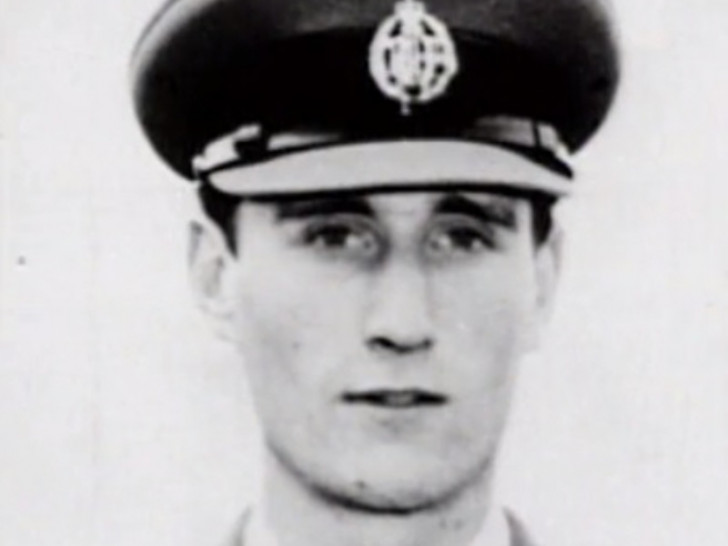 Ein Foto des Piloten Frederick Valentich vom Australian Department of Transport.