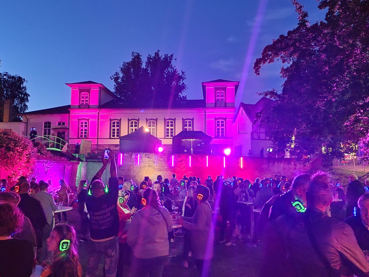 Silent Music Party im Peiner Burgpark: Die zweite Auflage des einzigartigen Events findet am Samstag, 14. Juni, statt.