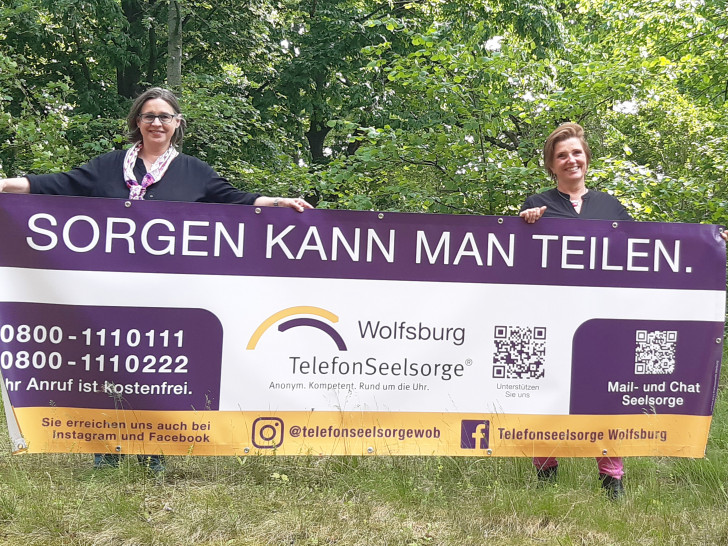 Pastorin Anja Niehoff und Anna Schüßler.
