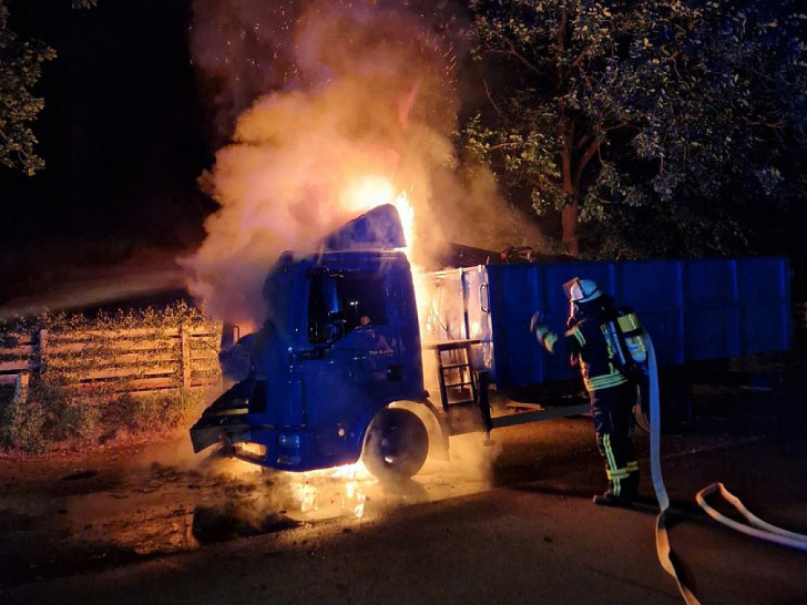 Brandbekämpfung (Foto: Feuerwehr Celle) (Archiv)