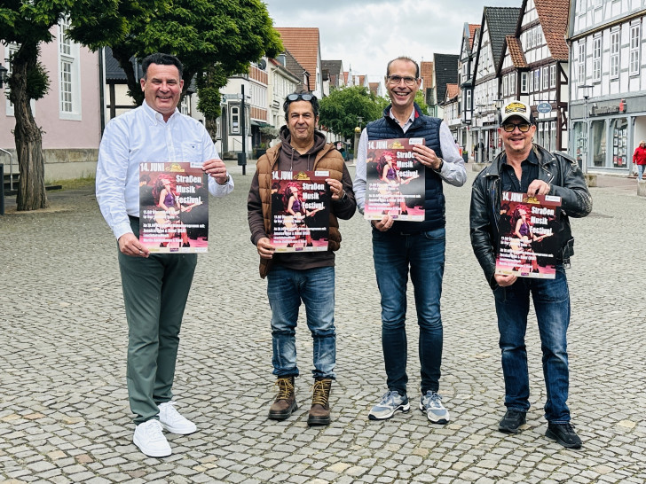 Bürgermeister Matthias Nerlich, Organisator Kian Rohde, Udo von Ey von der City-Gemeinschaft und Initiator Volker Schlag (KultBahnhof) stellten das Programm vor. 