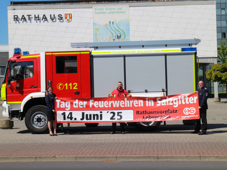 Am zweiten Samstag im Juni lädt die Feuerwehr Salzgitters zum traditionellen 9. Tag der Feuerwehren auf den Rathausvorplatz ein. 