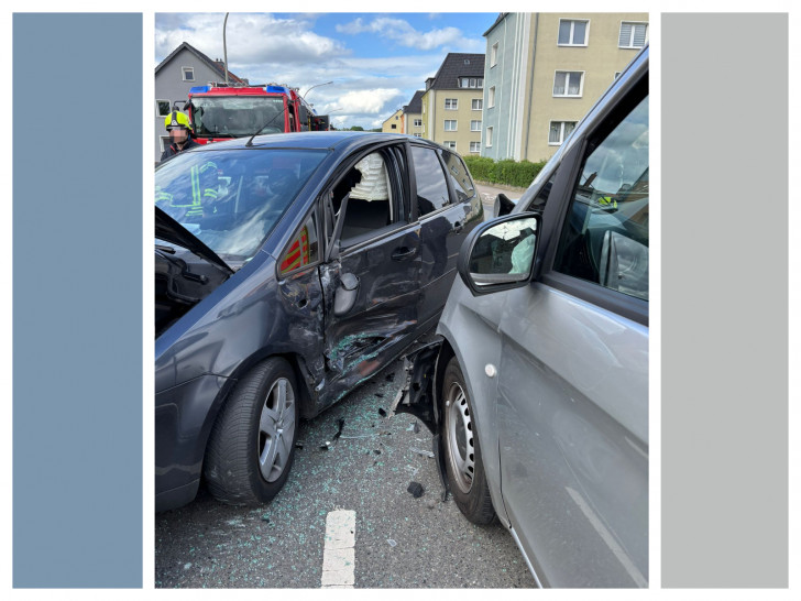 Beide Autos wurden beschädigt.