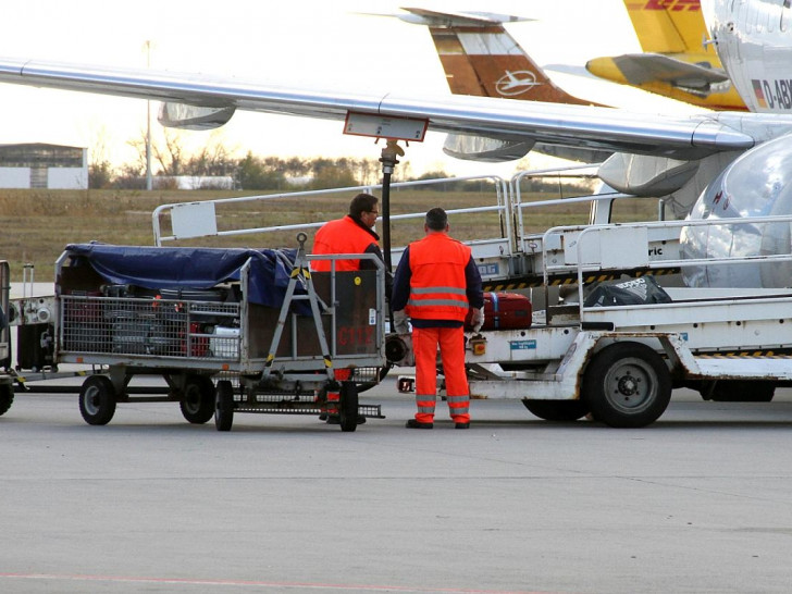 Gepäckverladung am Flughafen