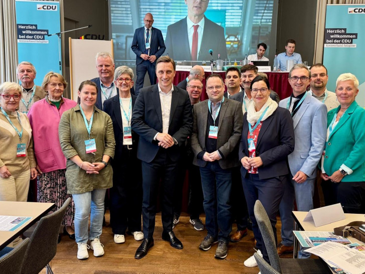 Die Helmstedter Delegierten auf dem CDU Landesparteitag Braunschweig in Salzgitter-Bad mit Sebastian Lechner, Vorsitzender der CDU-Landtagsfraktion im niedersächsischen Landtag.