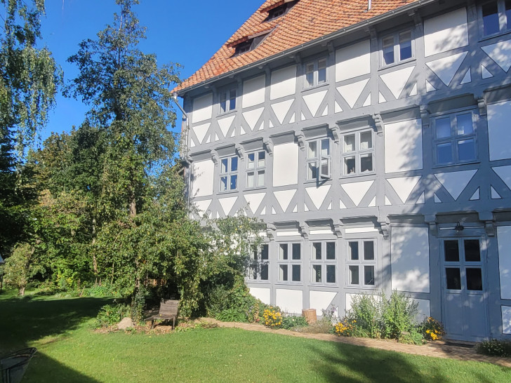 Die Südansicht der Unterpfarre in Hornburg.